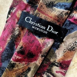 Christian Dior men’s silk tie, excellent condition, beautiful burgundy, green